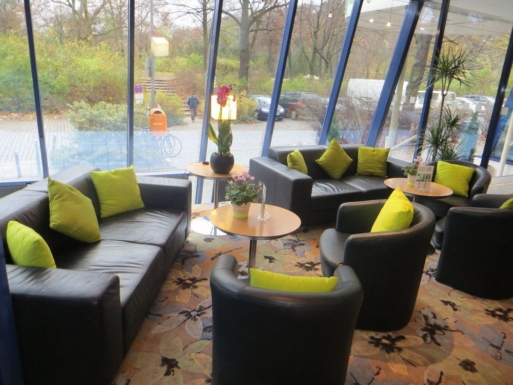 Moxy Berlin Humboldthain Park Exterior foto
